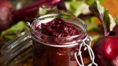 Simple and very tasty recipes for beet caviar: roll up the jars for the winter