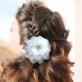 Gaya rambut untuk anak perempuan pada 1 September - dengan busur, pita